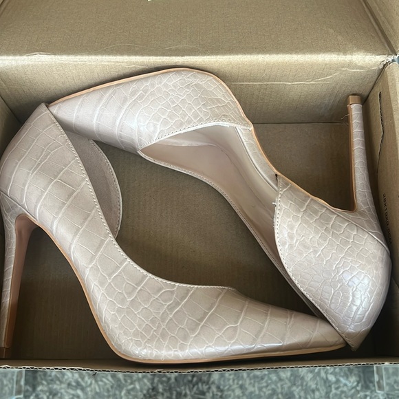NIB BooHoo Snakeskin Nude Wide Fit Cut Out Pump, 7 - Picture 12 of 13
